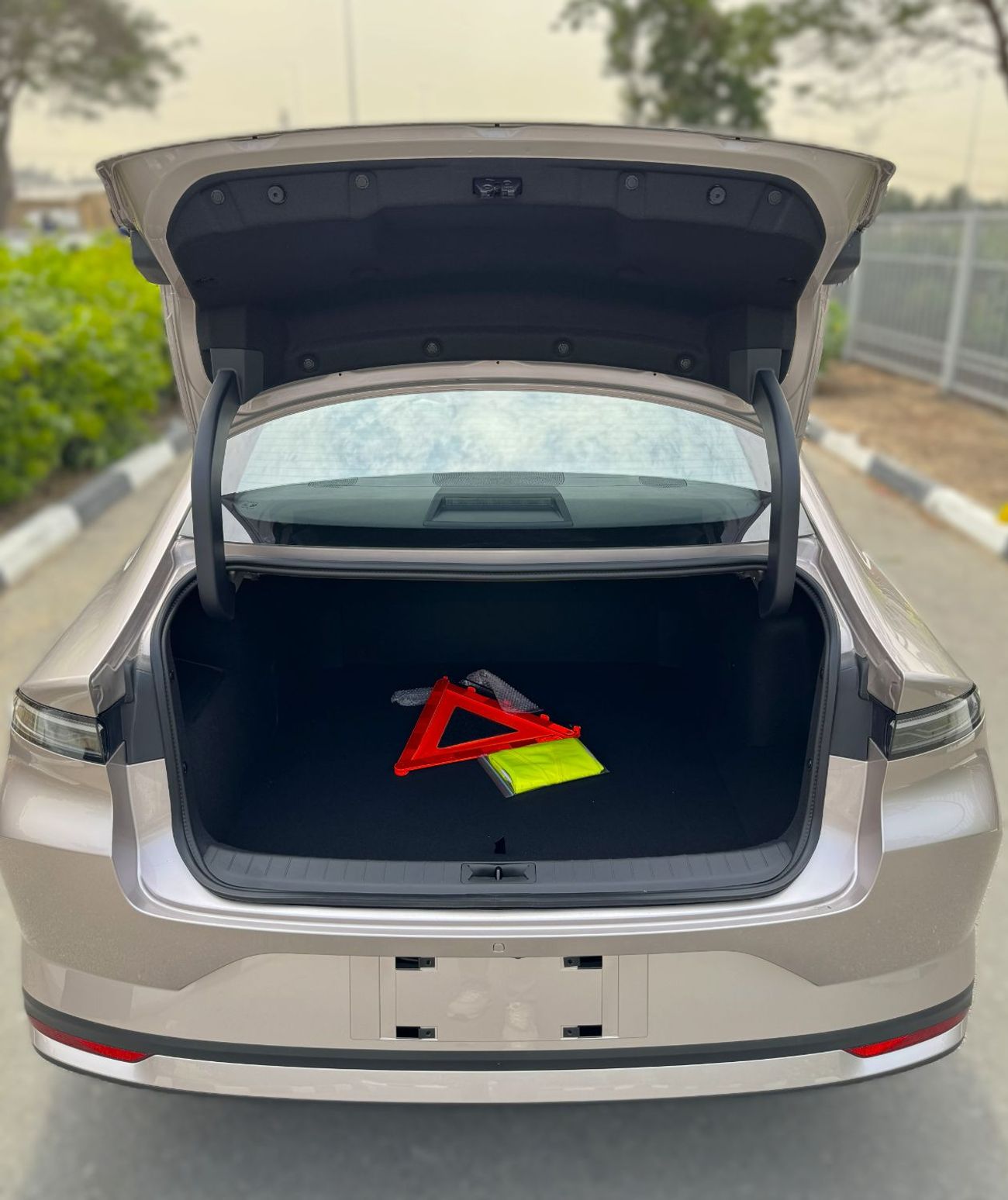 Nissan N6 Nissan N6 180 Max 2025 – Plug-in Hybrid