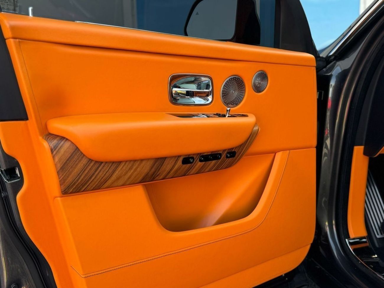 Rolls-Royce Cullinan Rolls-Royce Cullinan 2019 GCC VIP SEATS (ILLUMINATED CRYSTAL SPIRIT OF ECSTASY)