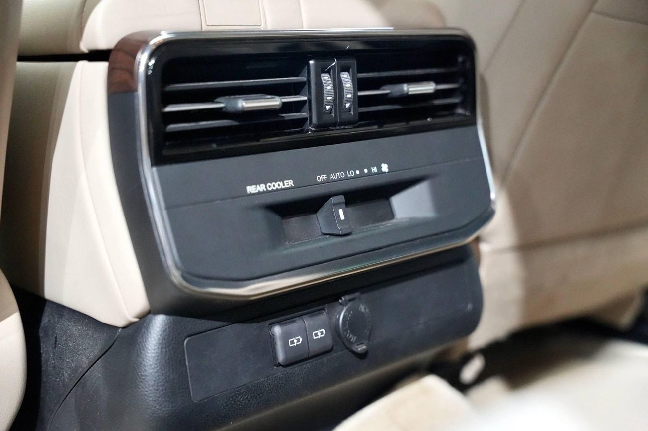 تويوتا لاند كروزر 2023 Model GXR Twin Turbo 3.5L Engine Full Option Very Perfect Condition