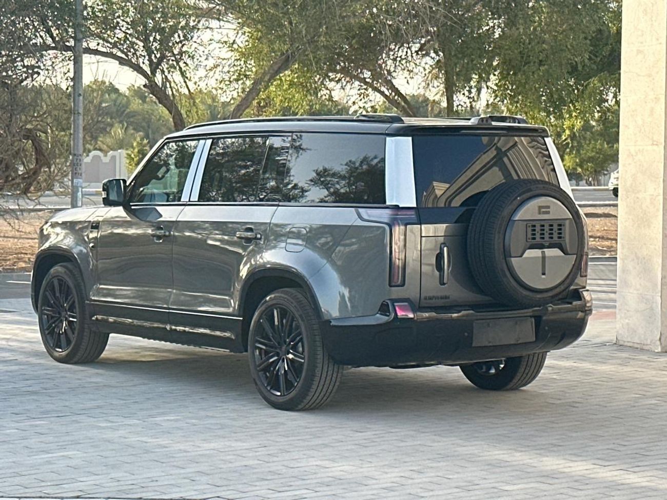 روكس أداماس