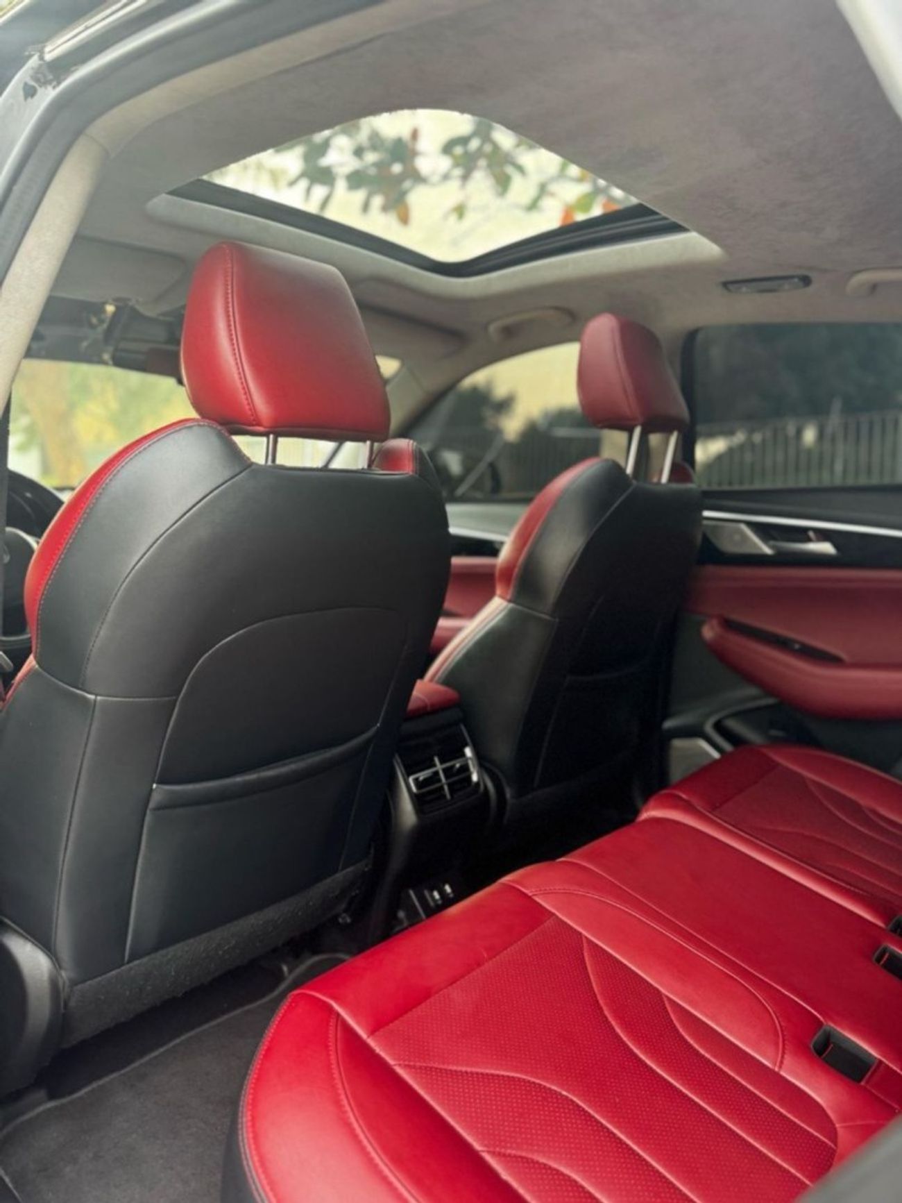 تشنجان CS85 ‏Car type: CHANGAN CS85 ‏Year : 2021 ‏price : 62000 dirhams ‏Mileage : 79000 Km 4cylinders 2.0 TURBO