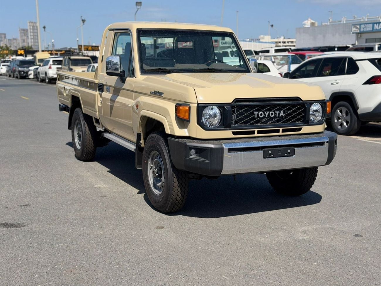 تويوتا لاند كروزر بيك آب LC79 single cabina 4,0L  Automatic model 2026 Basic Oman Spec
