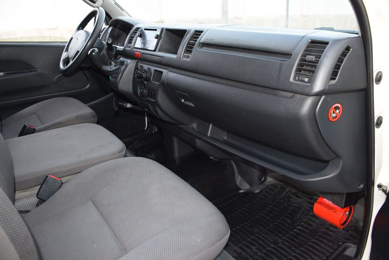 Toyota Hiace GLS - High Roof Toyota Hiace Highroof Van 2.7 Ltr, Model:2020. Excellent condition