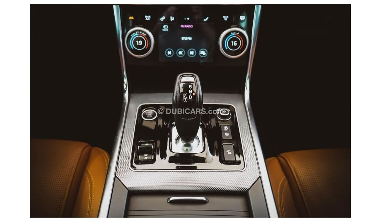 Jaguar XE R-Dynamic SE