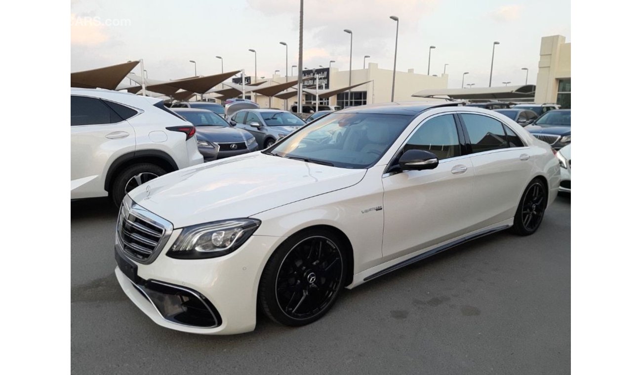 مرسيدس بنز S 550 مرسيدس بنز S550 وارد امريكي فل اوبشين فتحة جلد بانوراما يوجد كاميرا خلفية نظيفة جدا وبحالة ممتازة يو