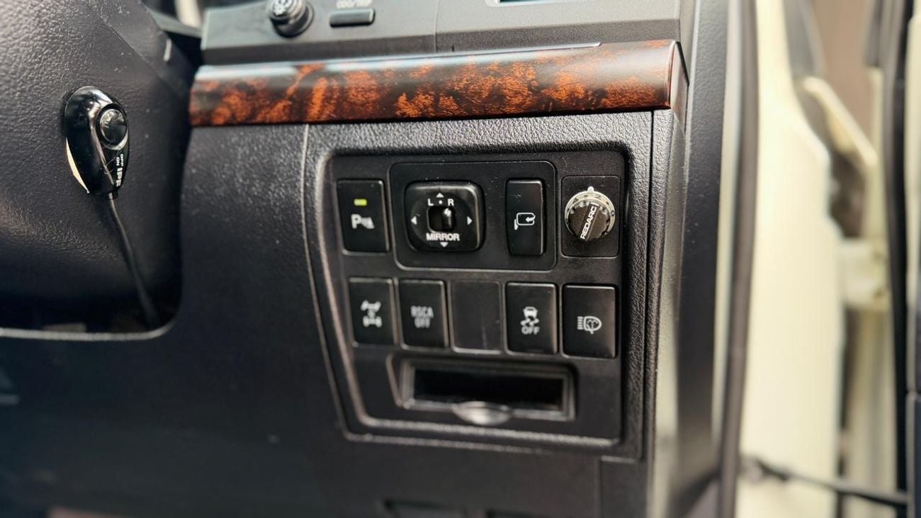 Toyota Land Cruiser AFTER MARKET OFF-ROAD MODIFIED | ARB BULL BAR | AUTO | SIDE AWNING CAMPING TENT | 4.5L DIESEL ENGINE