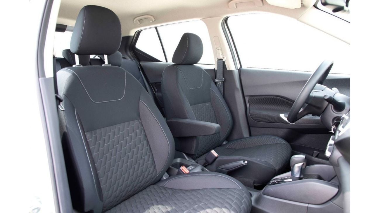 Nissan Kicks 2024 Nissan Kicks 1.6 SV - Nardo Grey inside Black | Export Only