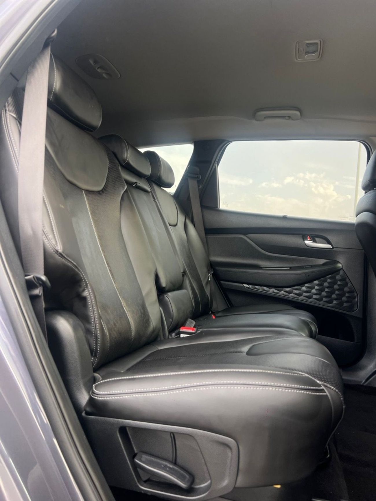 Hyundai Santa Fe 2021 Hyundai Santafe FE Hybrid 1.6L V4 - AWD 4x4 -Push Strad - Auto Trunk - Leather Seat - Rear Came