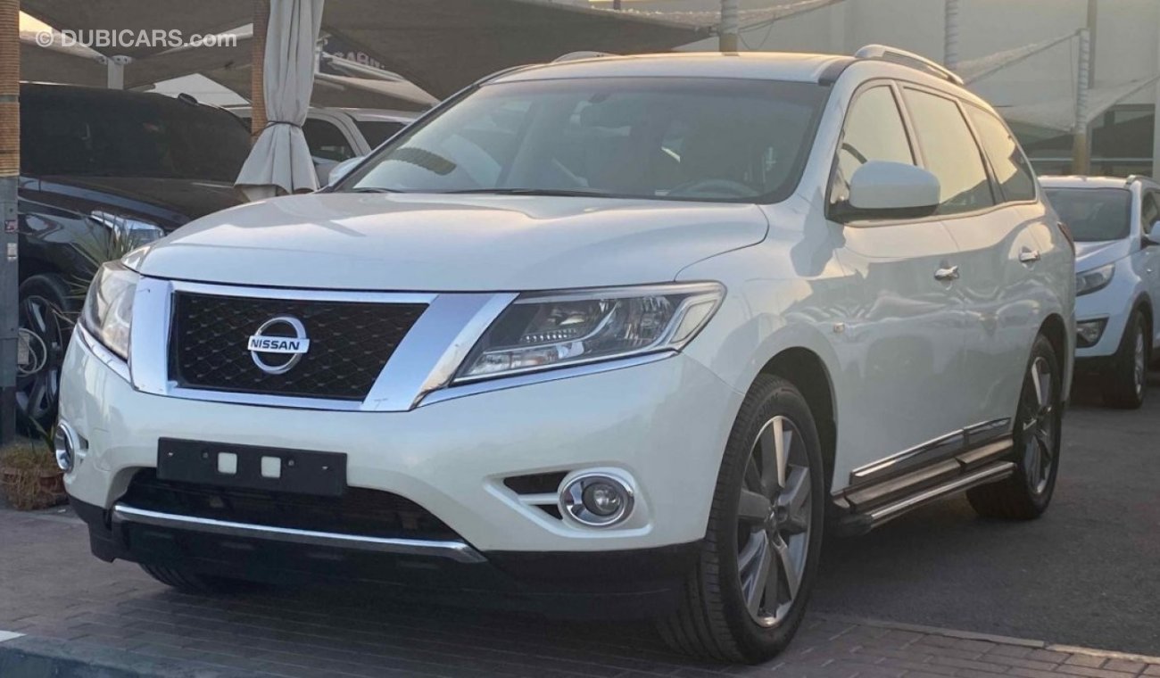 Nissan Pathfinder GCC Full option one owner drive