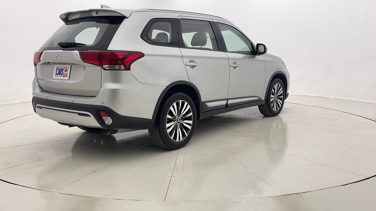 ميتسوبيشي آوتلاندر GLX MID LINE 2.4 | بدون دفعة مقدمة | اختبار القيادة في المنزل