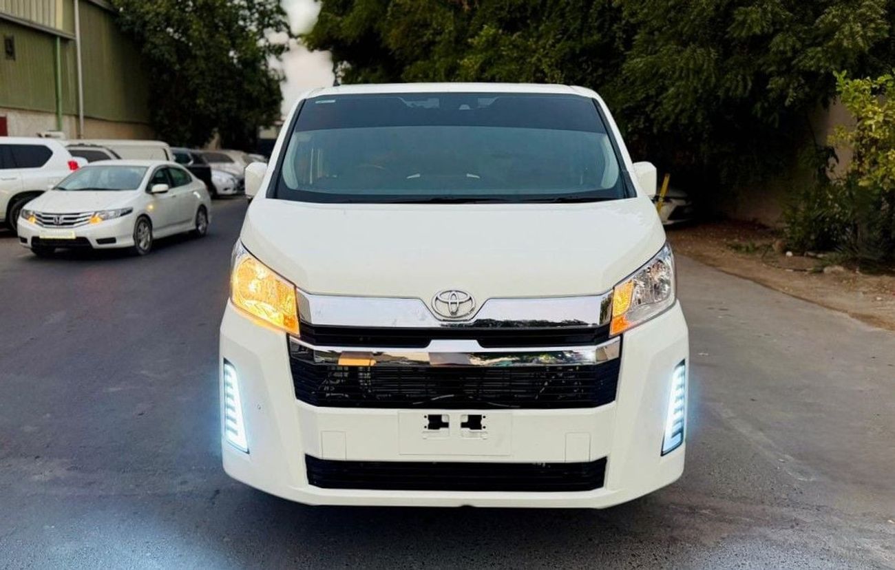 تويوتا هاياس 5 SEATER | BLIND SPOT MONITORING | AUTOMATIC TRANSMISSION | 2.8L DIESEL | STEERING CONTROL SWITCHES 