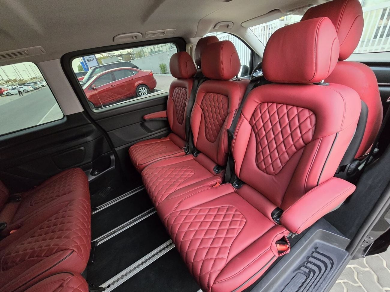 Mercedes Benz V 250 Avantgarde MERCEDES V-250 2016 GCC BODY KIT MAYBACH // PERFECT CONDITION