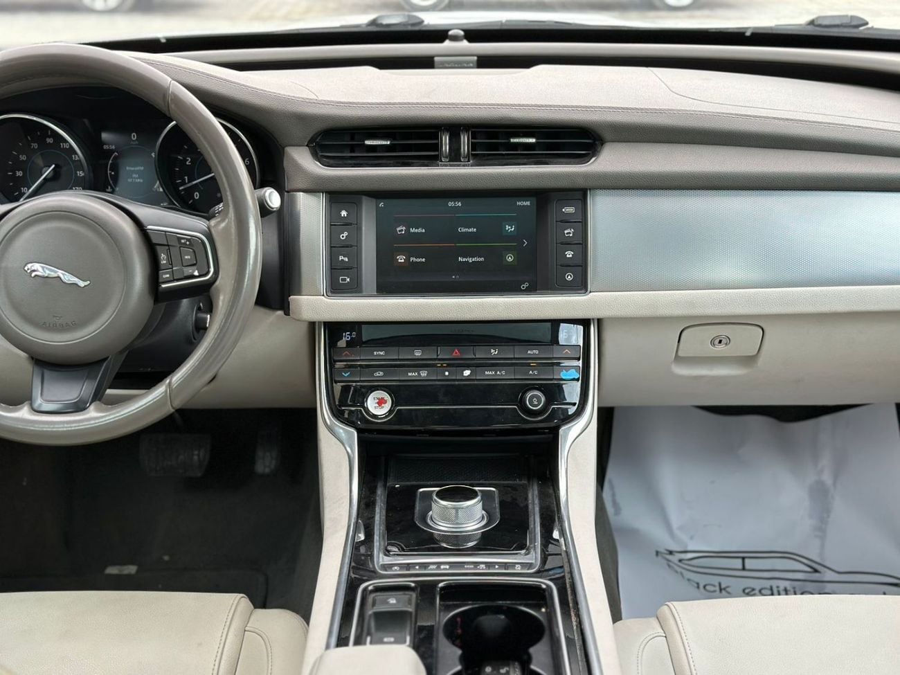 Jaguar XF Prestige 3.0L JAGUAR XF V6 SUPERCHARGER | 2016 | FULL OPTIONS | AMIRCAN