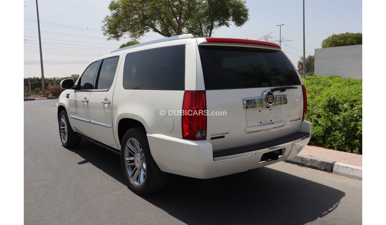 Used Cadillac Escalade XL V8. GCC Platinum 2013 for sale in Dubai 456561