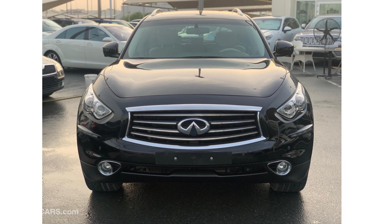 Infiniti QX70 Infiniti QX 70_2014_GCC_Excellent_Condithion _Full opshin