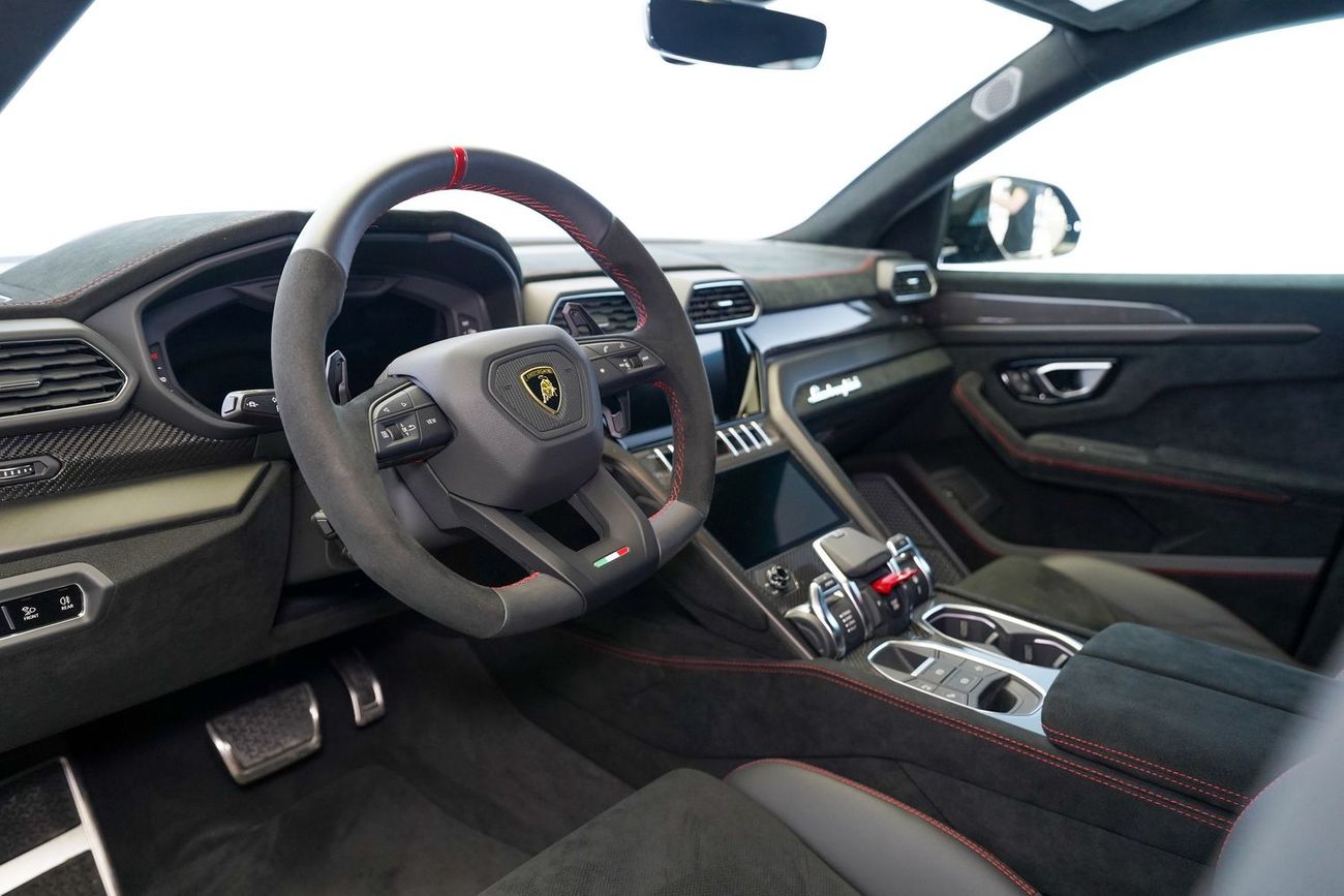 لامبورغيني اوروس 4.0T V8 Performante