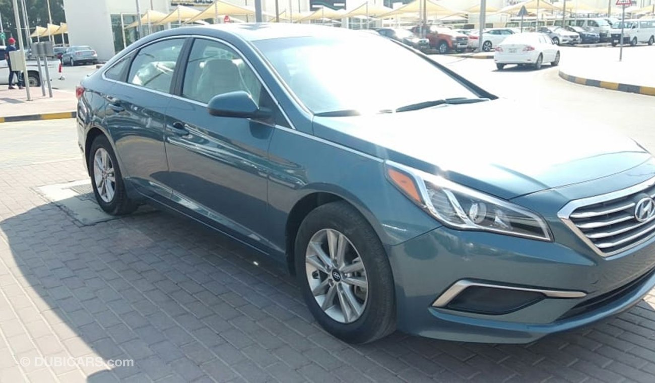 Hyundai Sonata SE - Very Clean Car