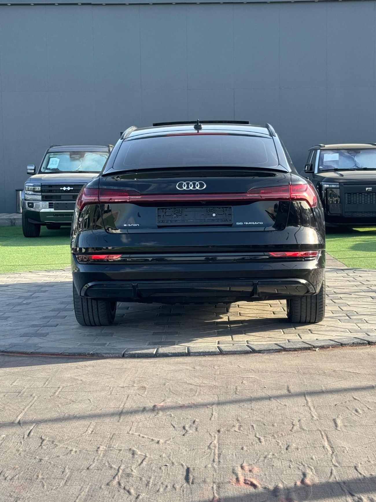 أودي Q8 إي ترون