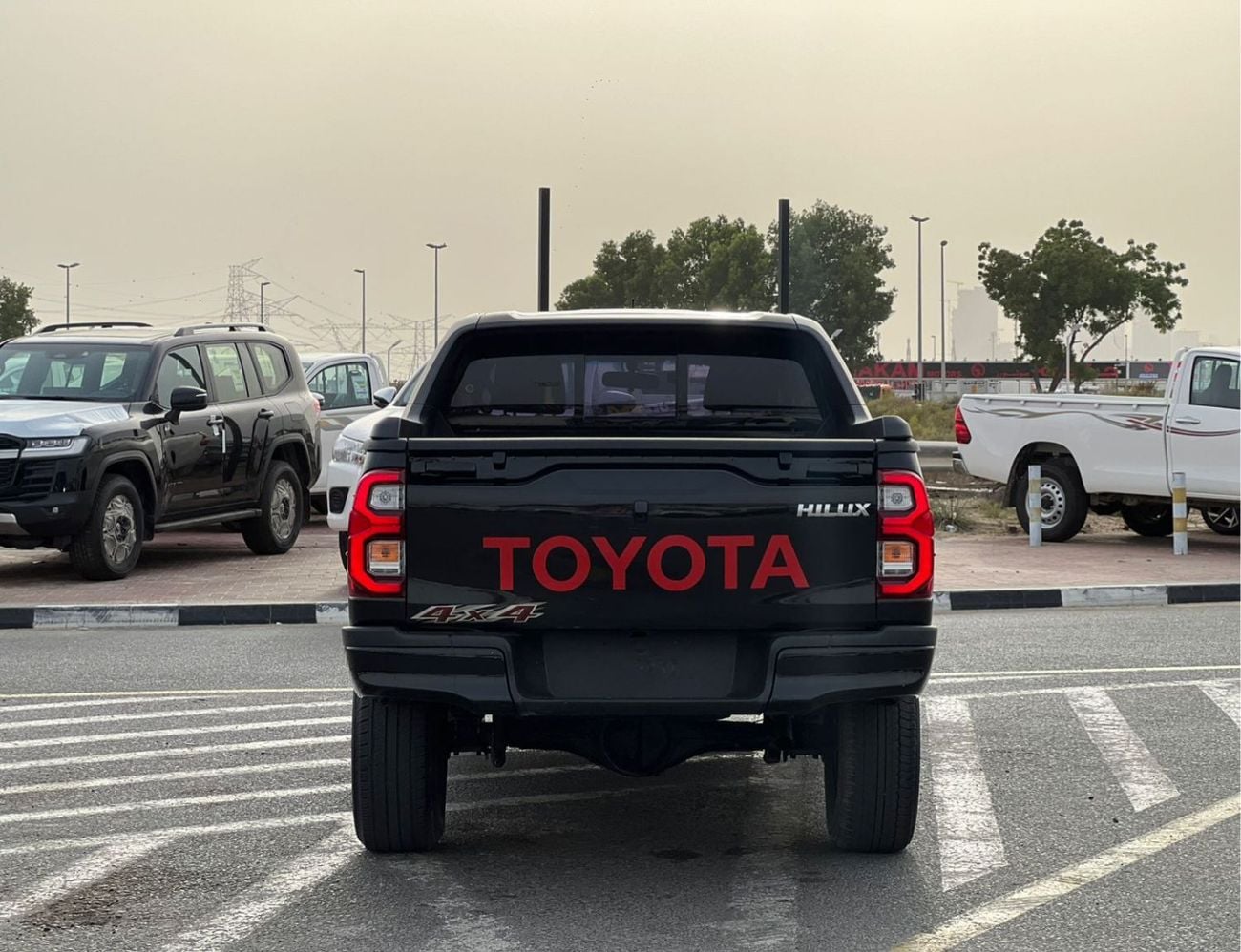 Toyota Hilux 2022 Toyota Hilux GL Adventure Modified - 2.7L V4 - GCC - AWD 4x4- Rear Camera -  Patrol