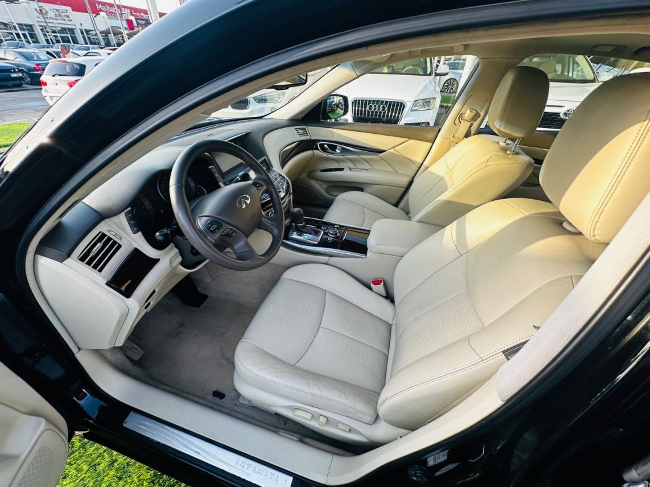Infiniti Q70 Sports MODEL 2016 GCC CAR PERFECT CONDITION INSIDE AND OUTSIDE FULL OPTION SUN ROOF LEATHER SEATS