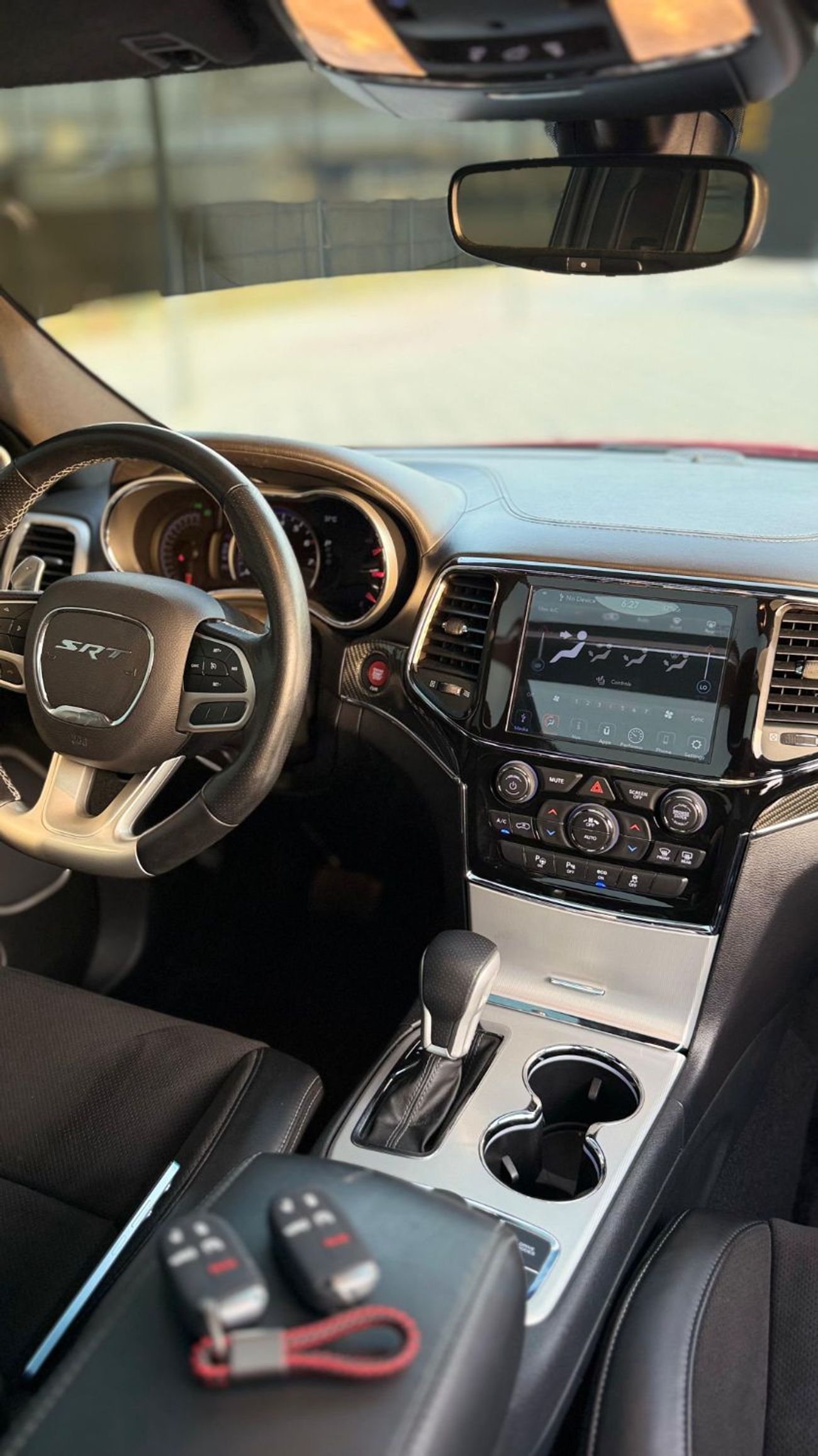 جيب جراند شيروكي SRT8 6.4L