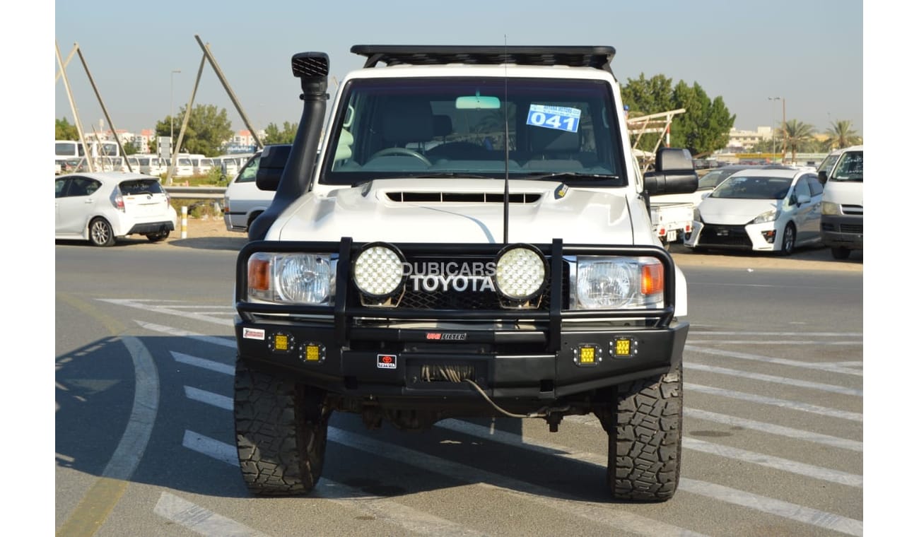 Toyota Land Cruiser 70 Diesel 1vD engine clean car