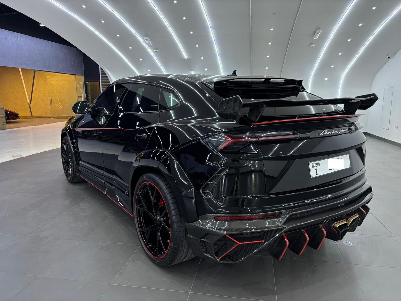 Lamborghini Urus Base