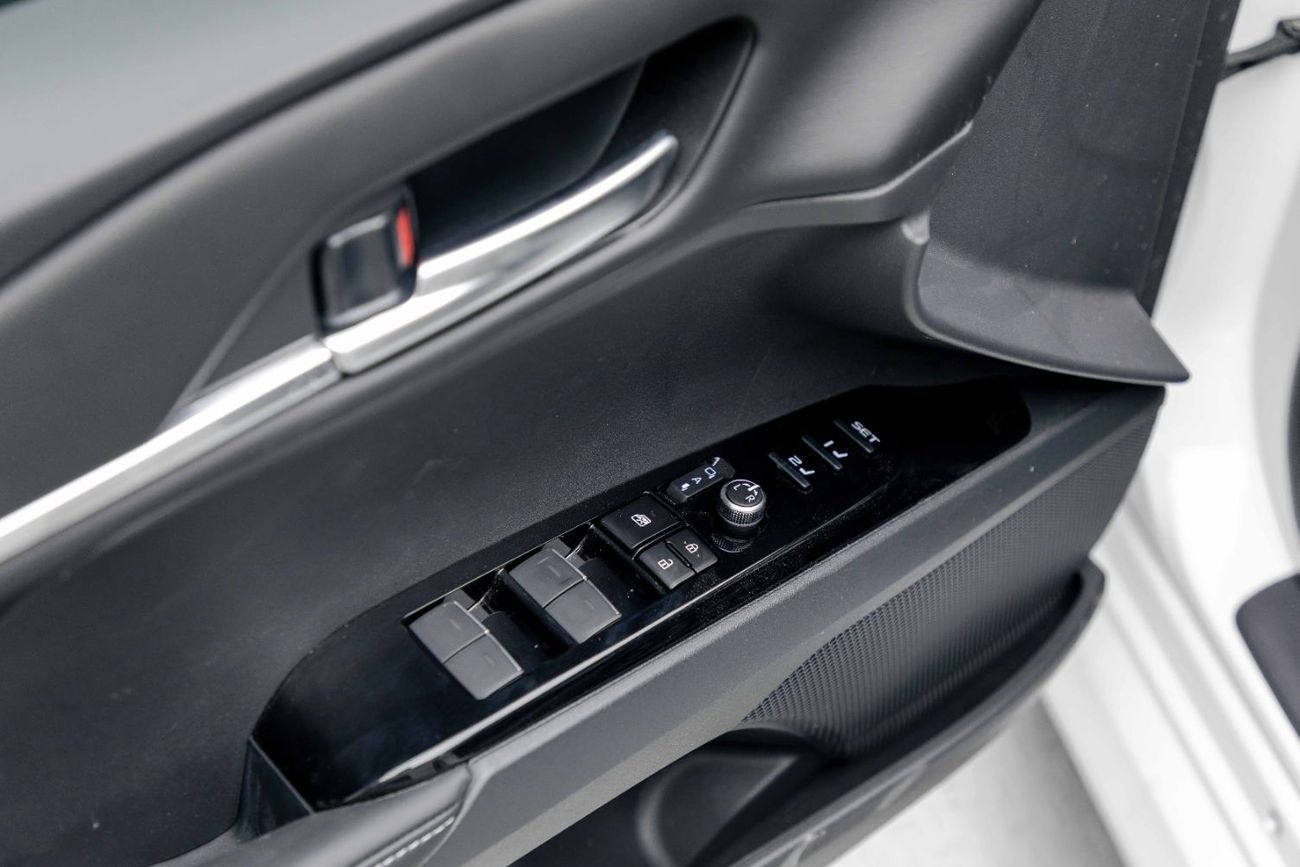 تويوتا كامري Premium 2.5L - Hybrid - White Inside Black | Export Only