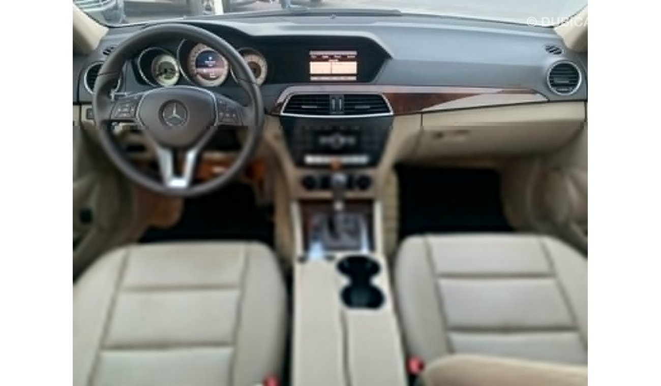 مرسيدس بنز C 300 Mercedes C300_2014_Excellent_Condition _Full option