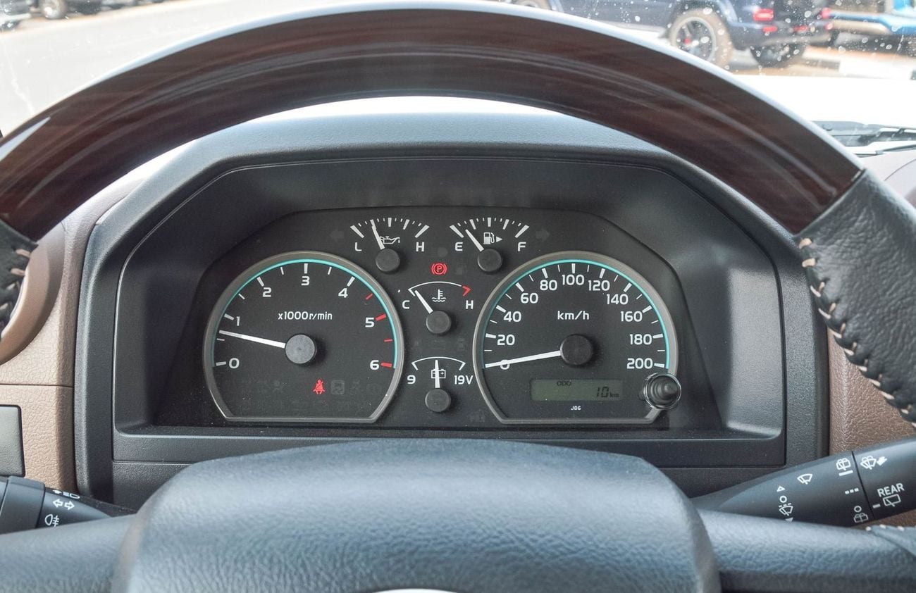 Toyota Land Cruiser 70 TOYOTA LAND CRUISER 76 4.5L 4WD MT 5DOOR SUV 2024