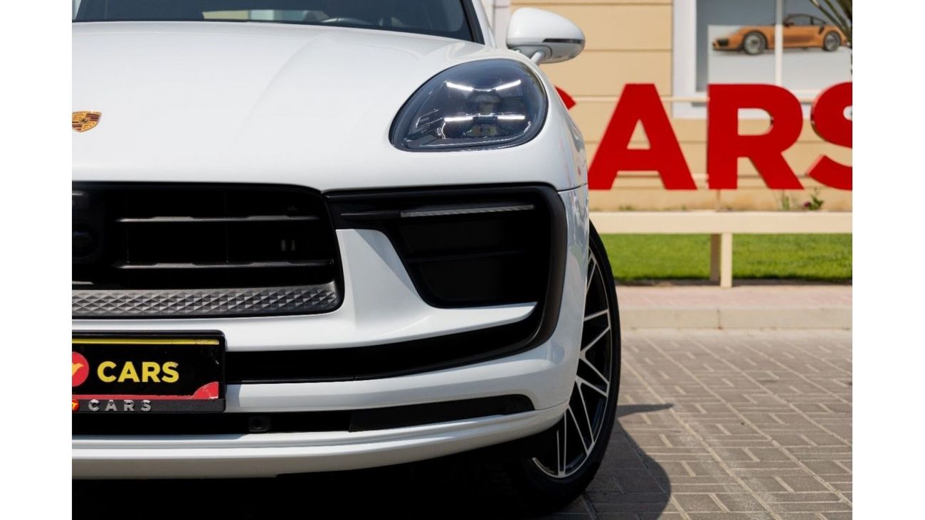 Porsche Macan Porsche Macan 2023 GCC under Agency Warranty with Flexible Down-Payment.