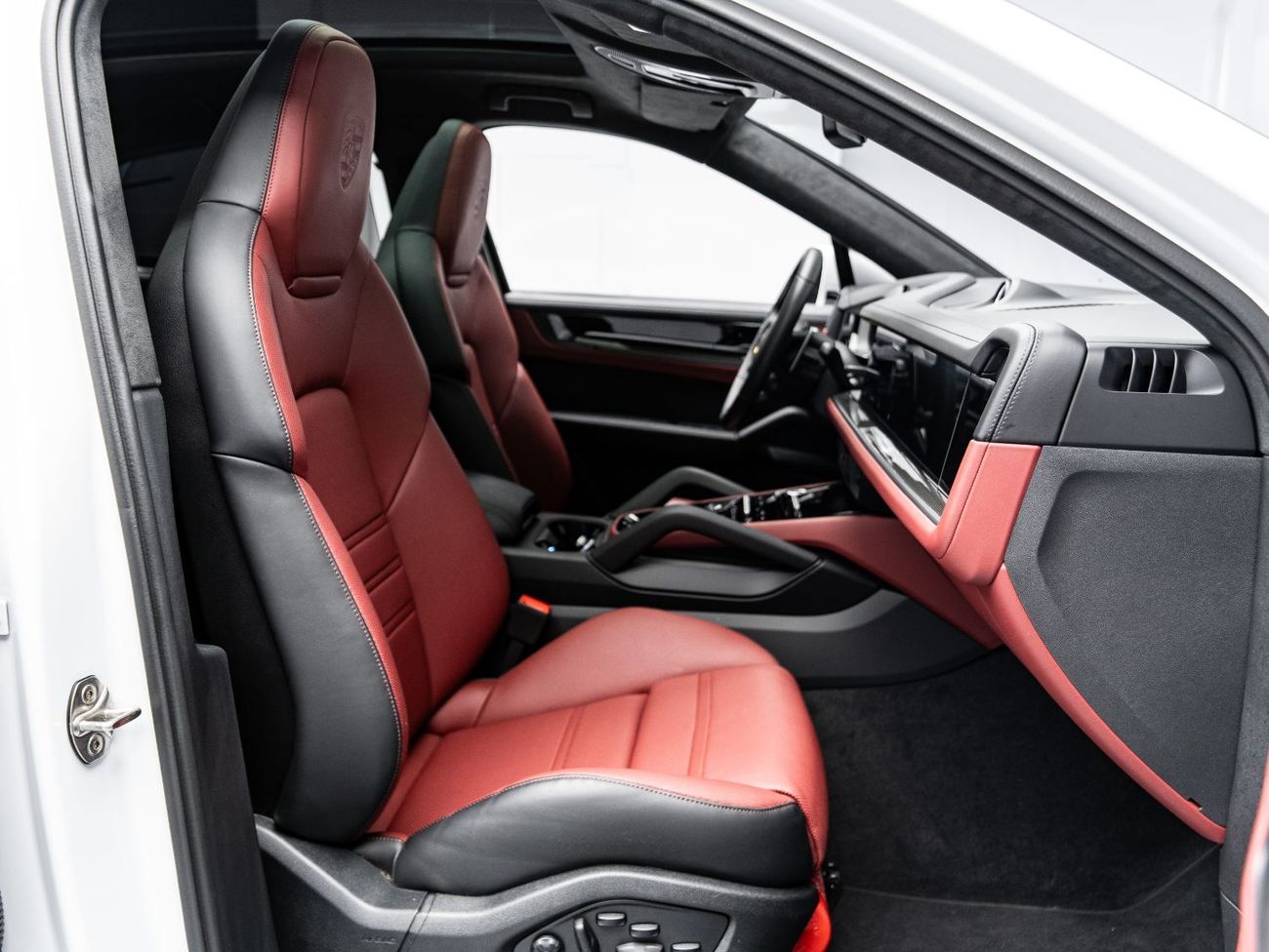 Porsche Cayenne GTS Coupe 2025 Porsche Cayenne GTS Coupe, 4.0 TC V8, 4WD, 493bbhp, 8-Speed PDK