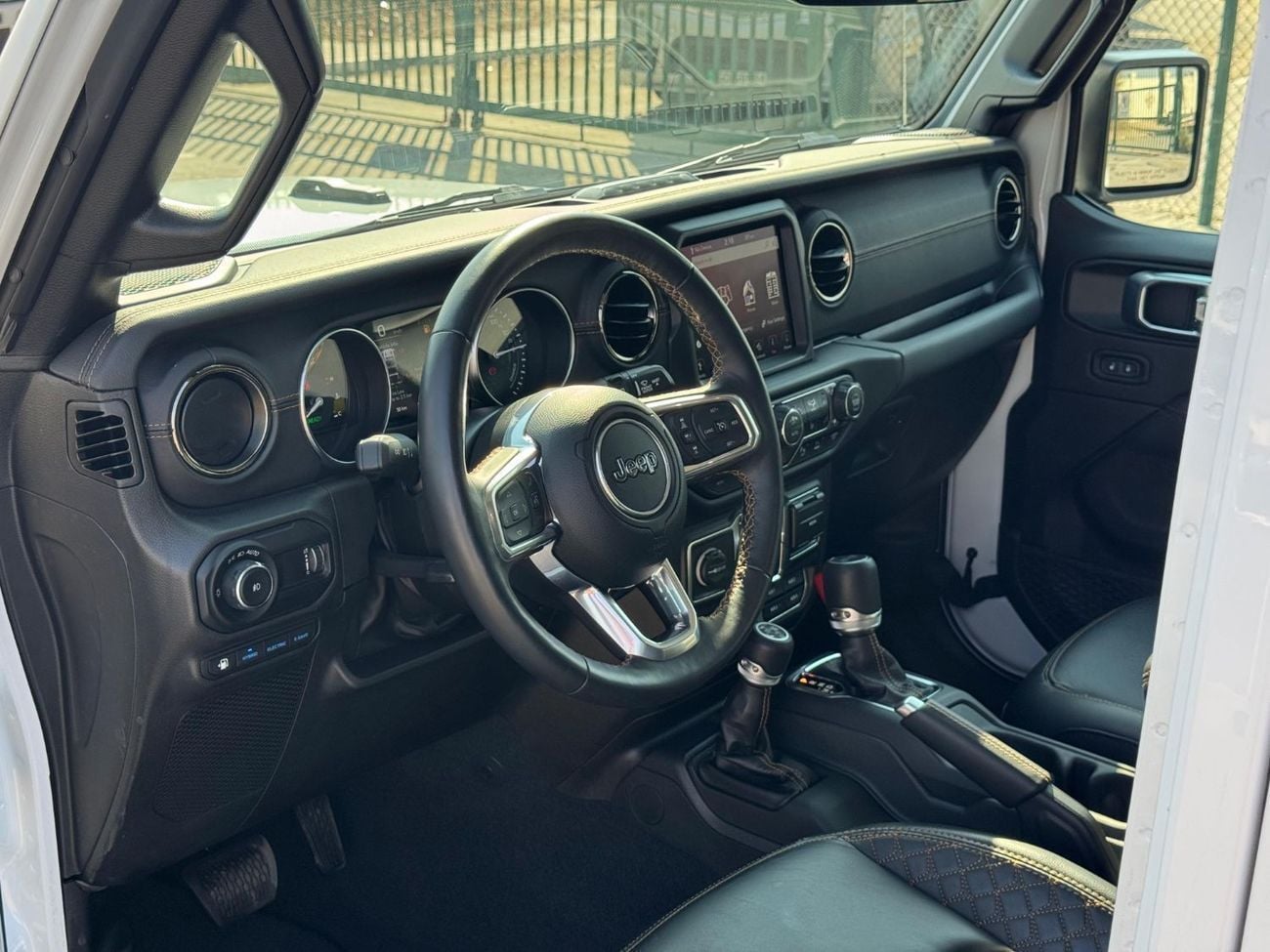 جيب رانجلر Wrangler 4XE 2.0L Turbo PHEV 2023 UAE Price @ 143,000 AED