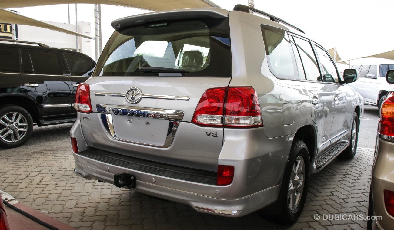 Toyota Land Cruiser VXR V8