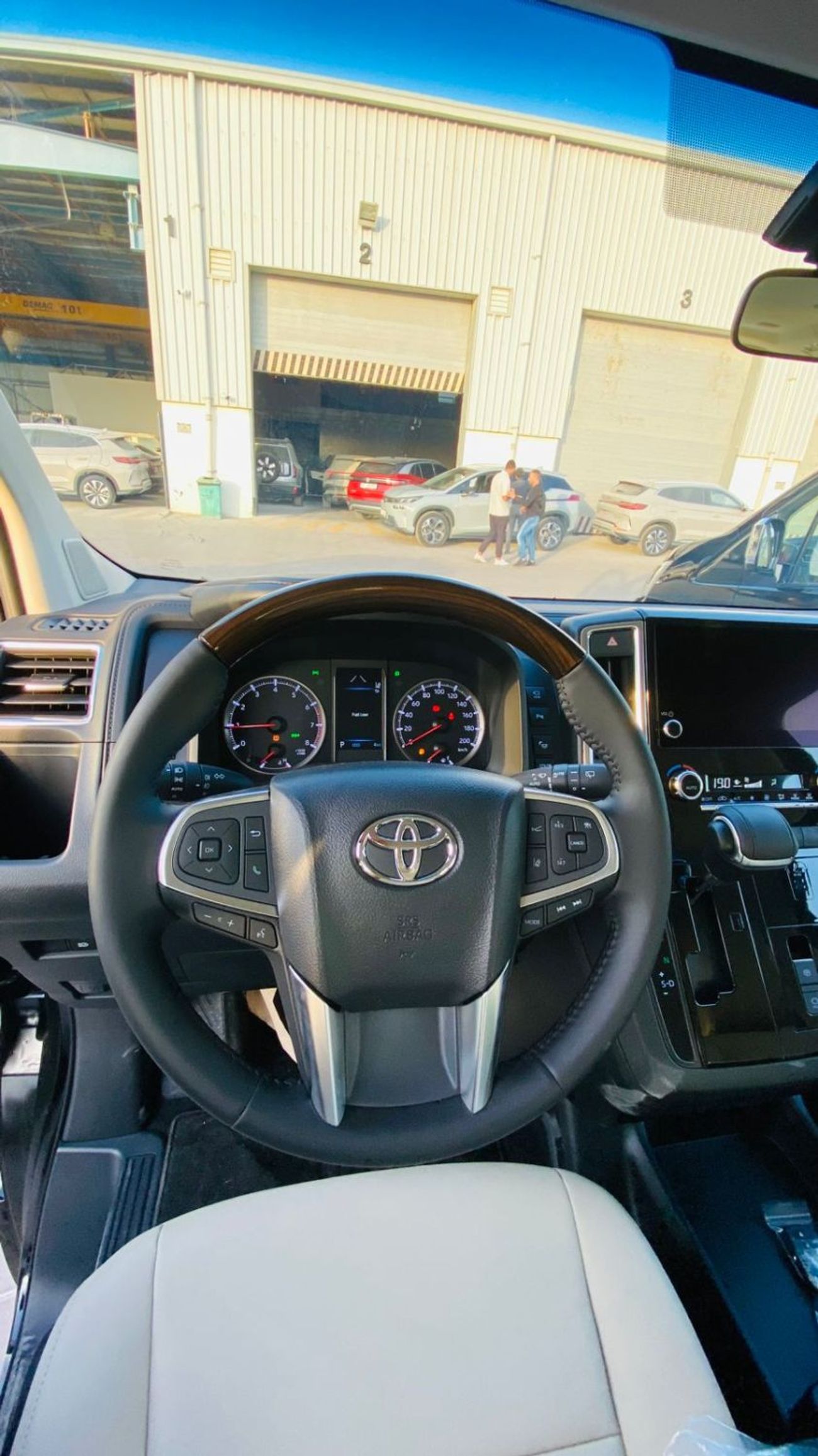 تويوتا جرافينا 2026 Toyota Granvia Premium 6-Seater (High-Option) 3.5L V6 Petrol A/T RWD Export Only