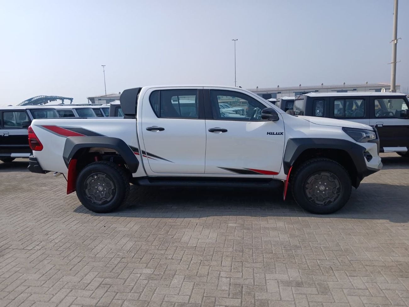 Toyota Hilux Toy. Hilux D/cab P/up 4x4 2.8L Diesel  GR-S - NO RADAR
