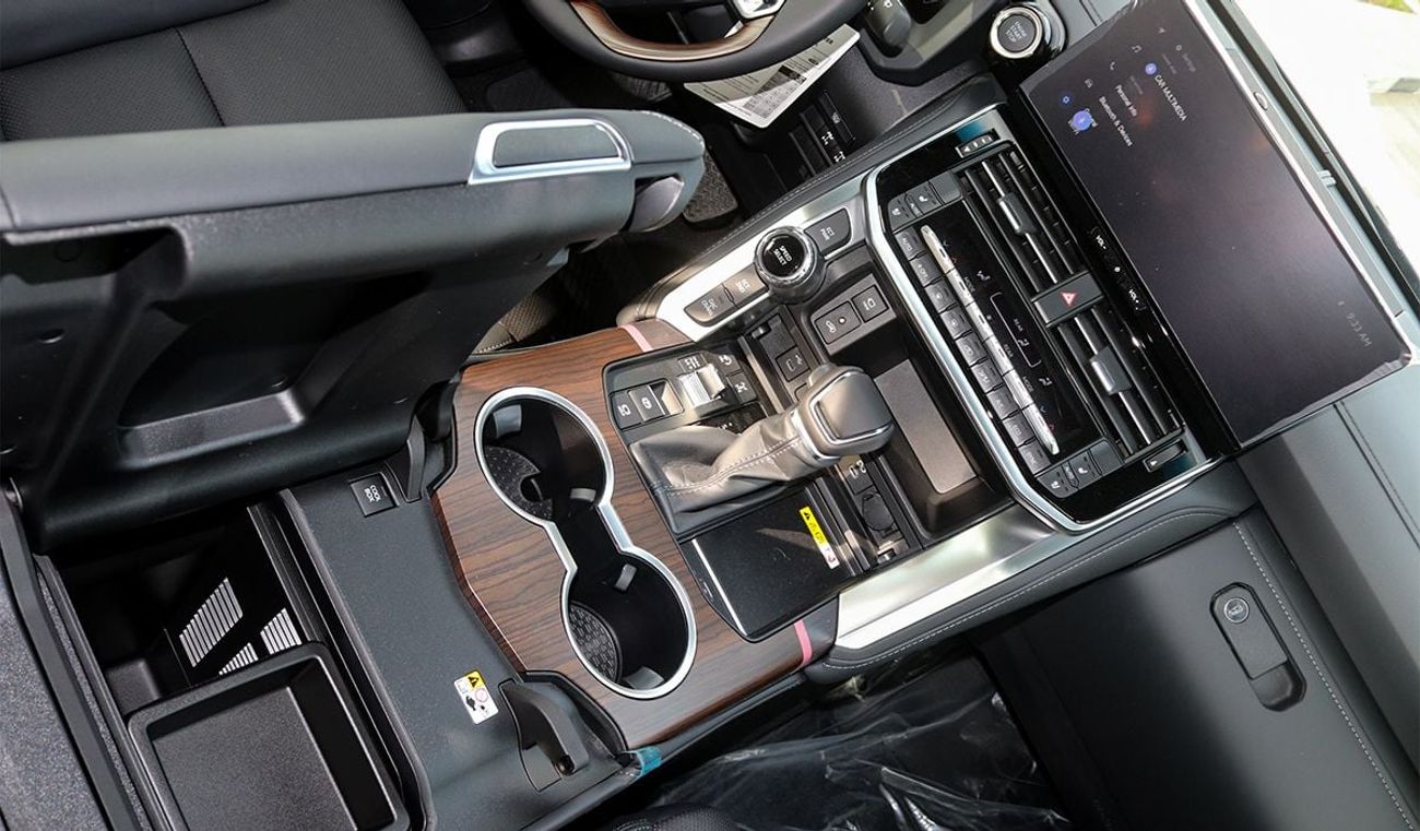 تويوتا لاند كروزر 2026 Model Toyota Land Cruiser (LC300) VX, 4.0L Petrol 4WD 6A/T