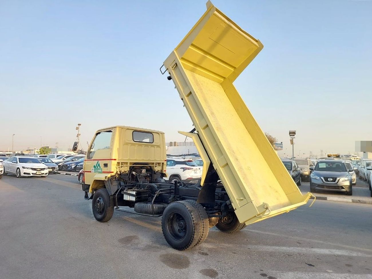 Mitsubishi Fuso Canter MITSUBISHI CANTER DUMPER TRUCK RHD 1986 MODEL 3.5 L DIESEL MANUAL(PM00040)