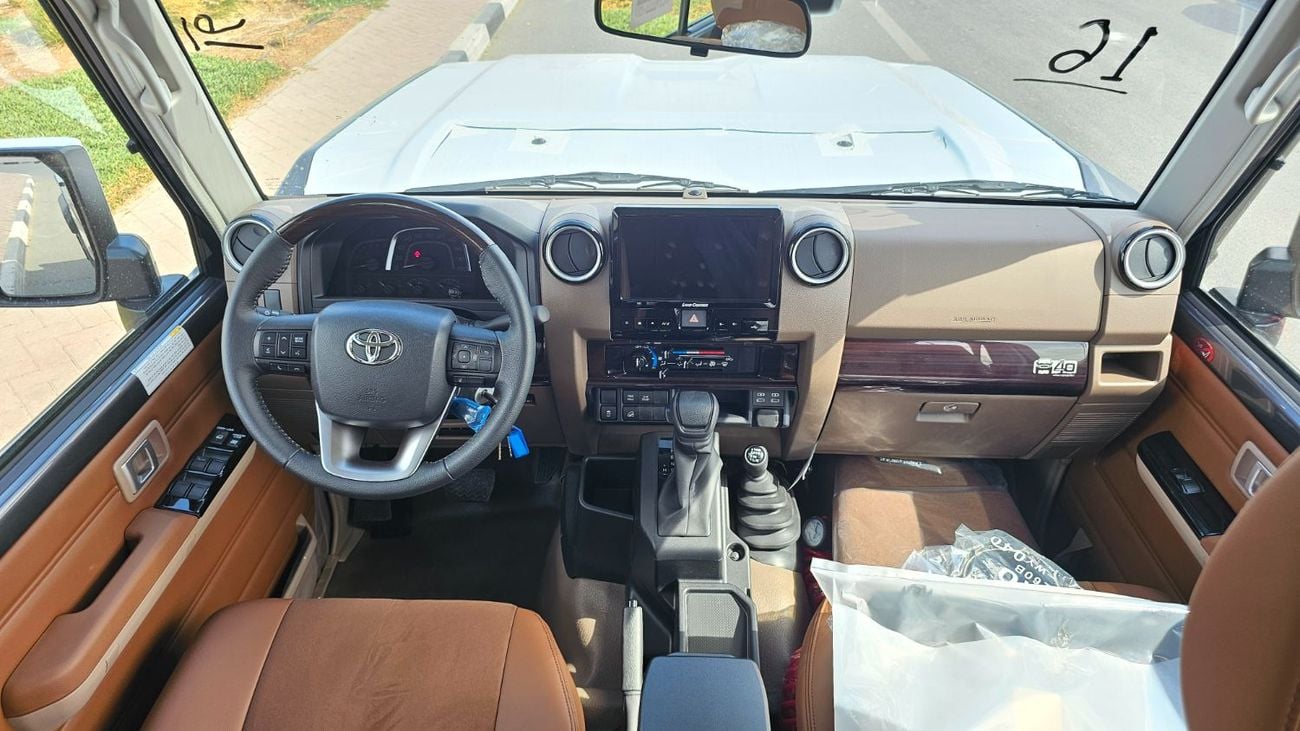 تويوتا لاند كروزر بيك آب Toyota Land Cruiser Pick Up LC79 DOUBLE CABIN LX-Z A/T 4.0 V6 EXPORT ONLY