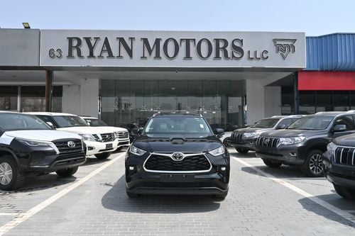 تويوتا هايلاندر LTD HEV محرك هجين سعة 2.5 لتر ونظام دفع رباعي، اللون أسود