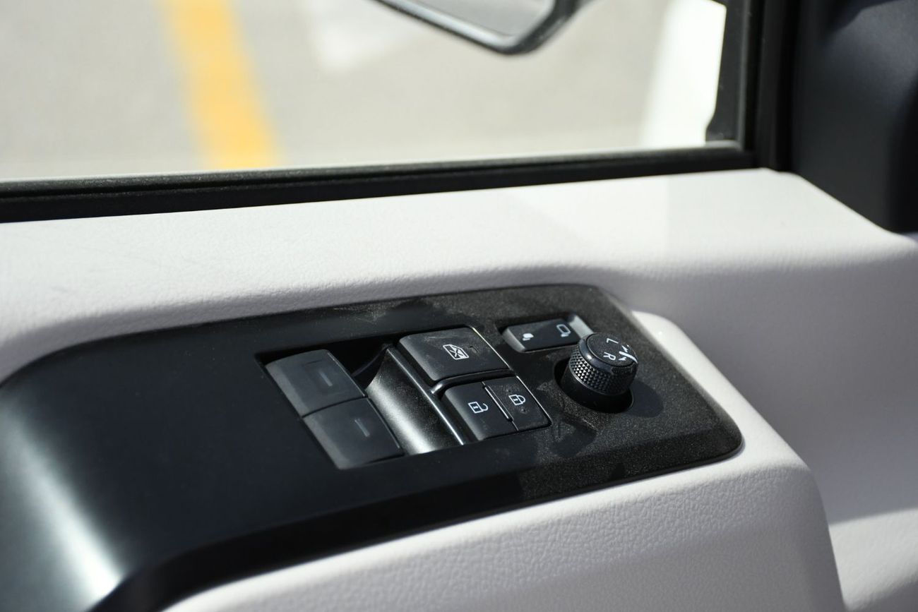 Toyota Hiace GL -High Roof Commuter 3.5L M/T (Ready Stock )