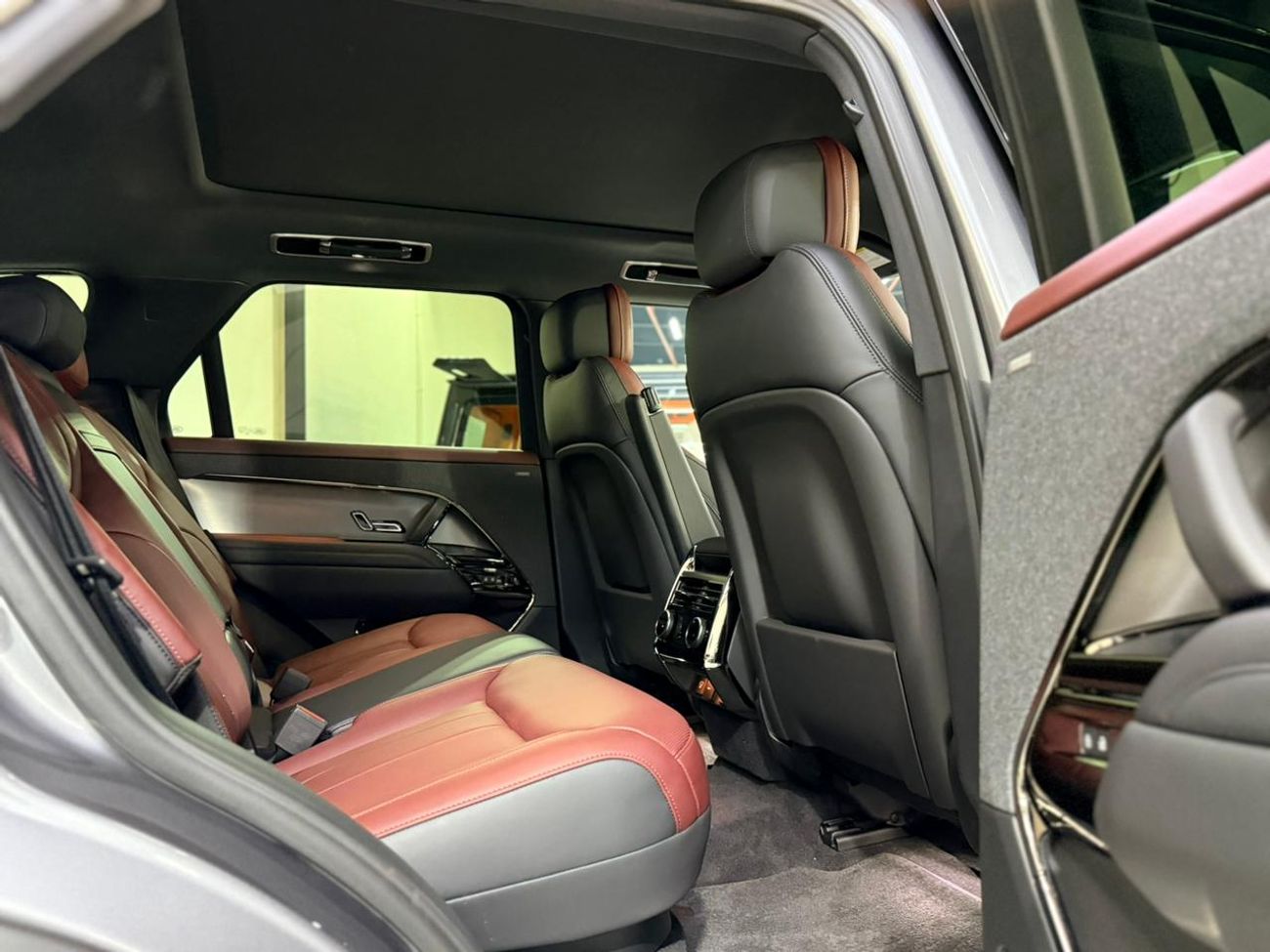 لاند روفر رينج روفر سبورت P400 DYNAMIC HSE 2025