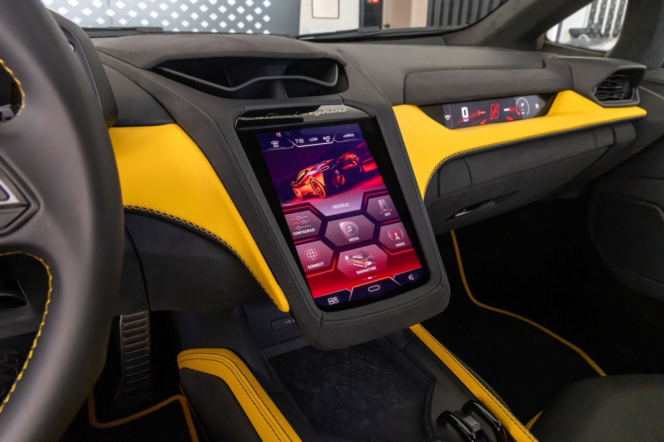 Lamborghini Temerario Lamborghini Temerario | 2026 | HPEV | 920 HP | AWD | Black / Yellow & Black Interior