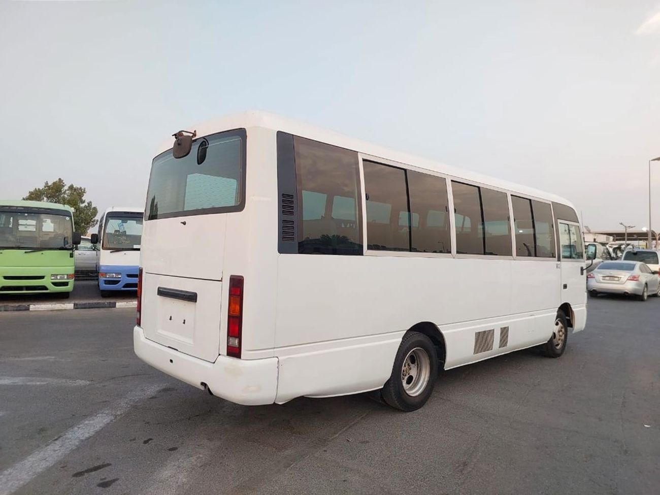نيسان سيفيليان NISSAN CIVILIAN BUS RHD 2003 MODEL 4.2 L DIESEL AUTOMATIC(PM20191)