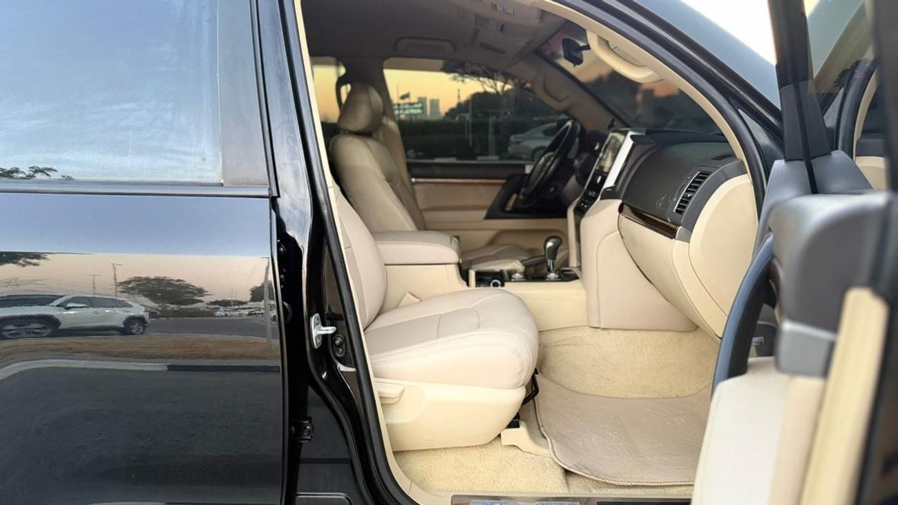 Toyota Land Cruiser 2017 | 4.5 DIESEL ENGINE | AUTOMATIC | LHD