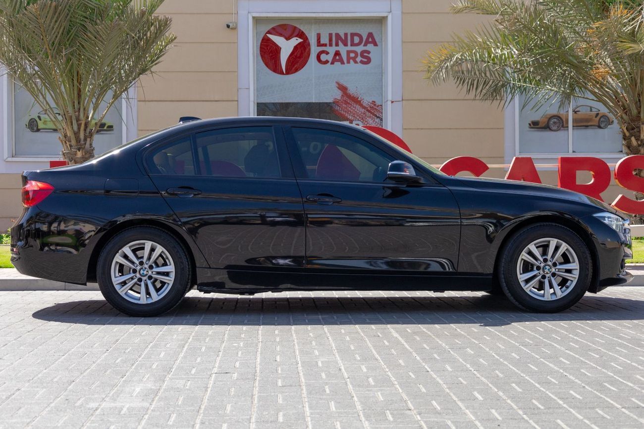 BMW 318i BMW 318i Executive 2018 GCC under Warranty with Flexible Down-Payment.