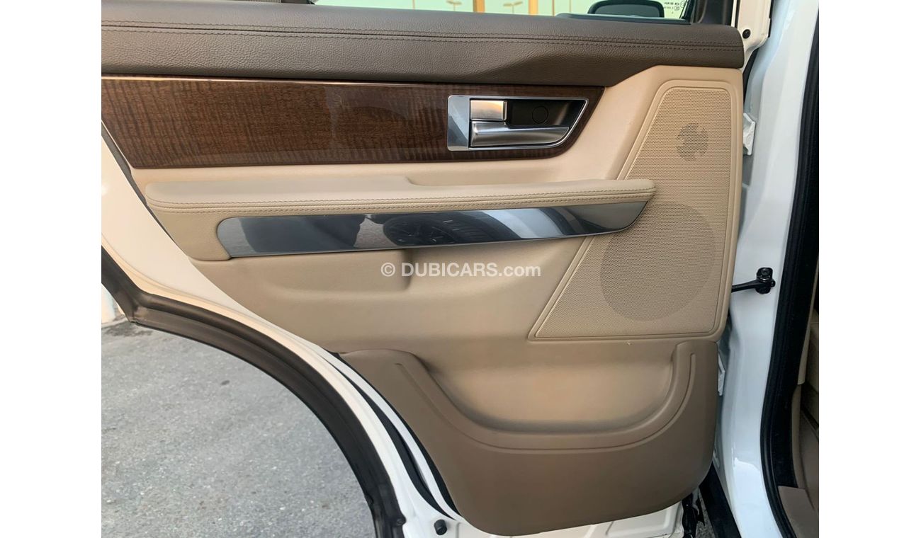 لاند روفر رينج روفر Range Rover SE _ Gcc_2013_Excellent_Condition _Full option