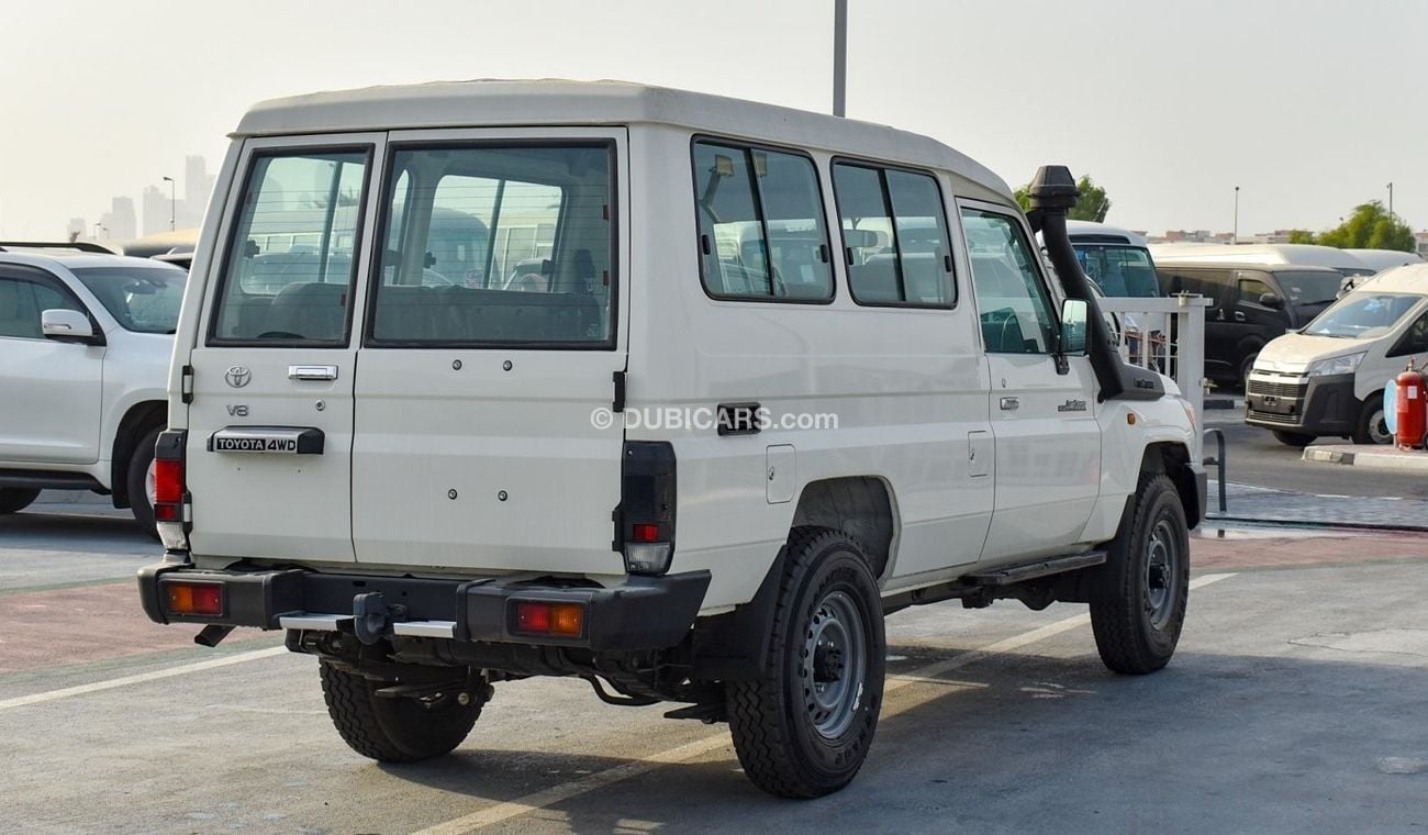 Toyota Land Cruiser 70 LC78 - 4.5l - Manual - New Shape - 13 Seater - Central Lock - Automatic Windows - 4wd