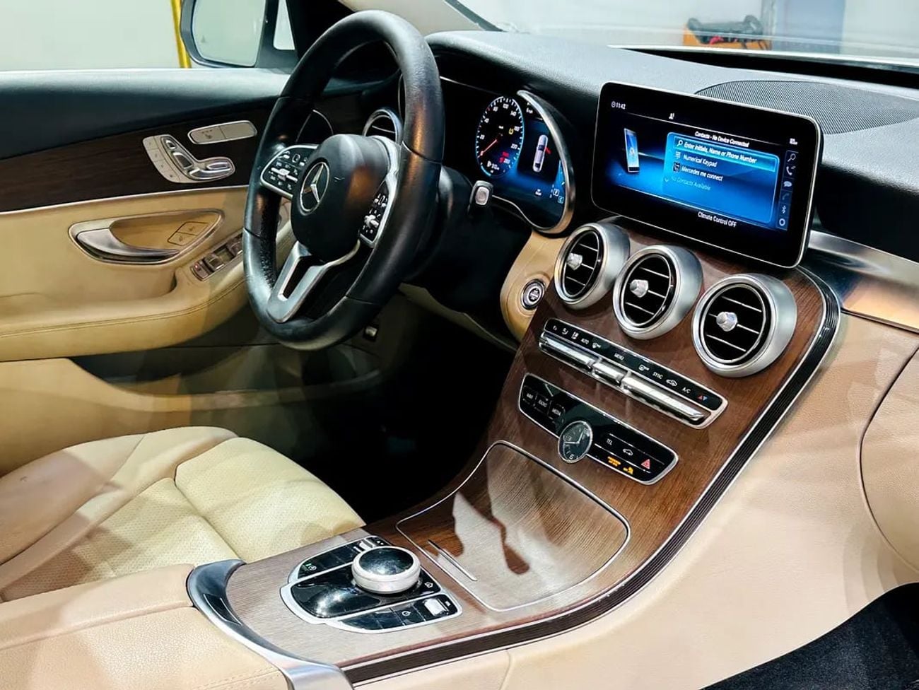 مرسيدس بنز C 300 Std 2.0L (241 HP)