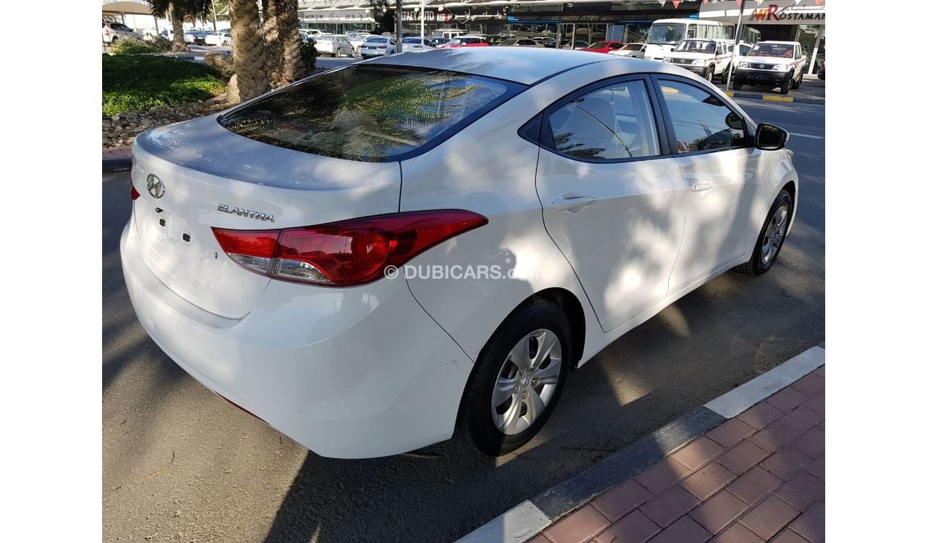 Hyundai Elantra 1.6cc